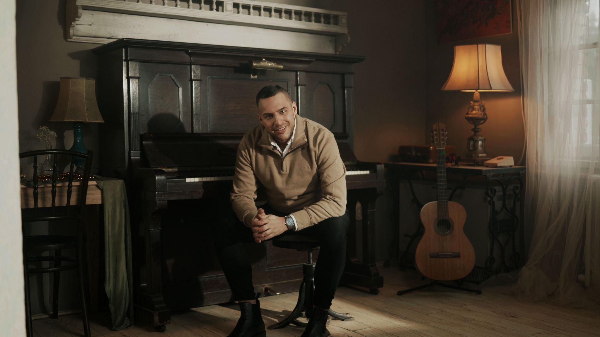 Bez Denisa Husića teško je zamisliti fešte u Skandinaviji, uskoro objavljuje novi singl “Sine”