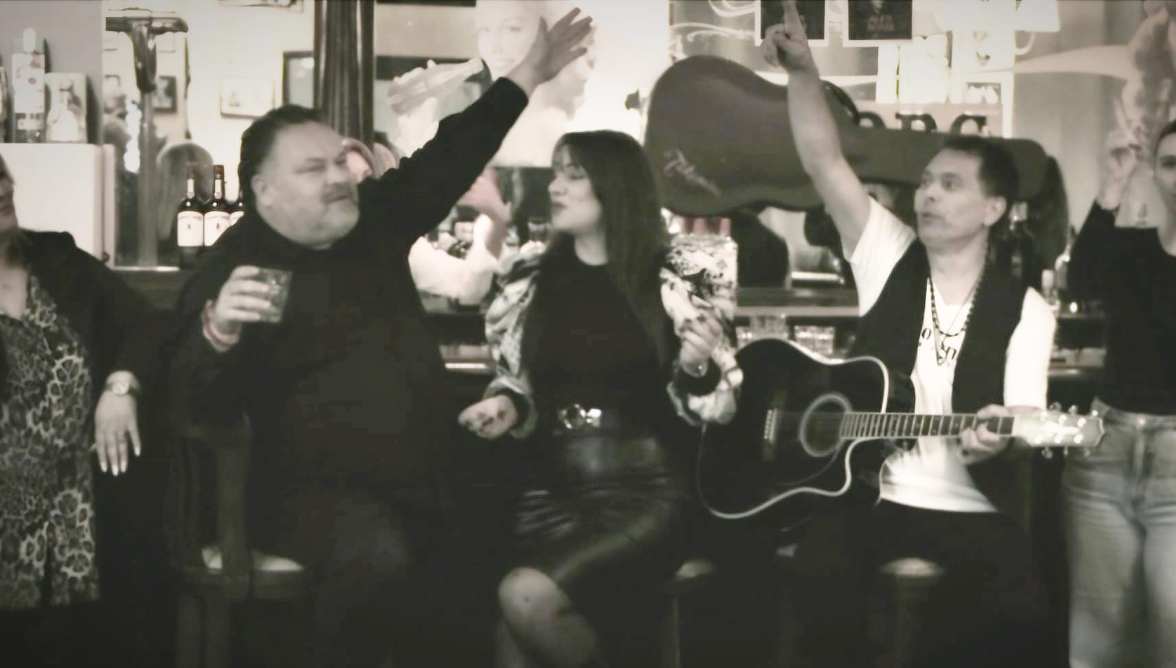 Spoj muzike i humora: U novom spotu Alena Rossija glumi Milan Pavlović