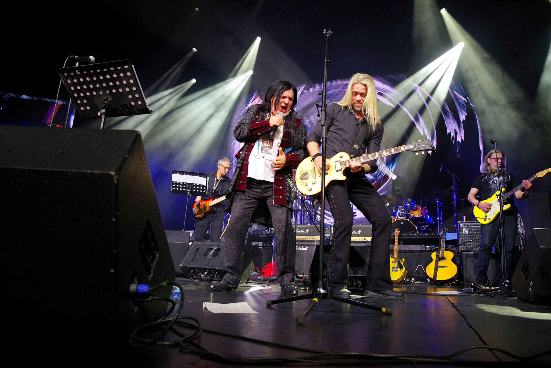 Grupa ZAR priprema nove pjesme, Amir Pilav Cvale nastupio u Beogradu uz legendarnog Dadu Topića