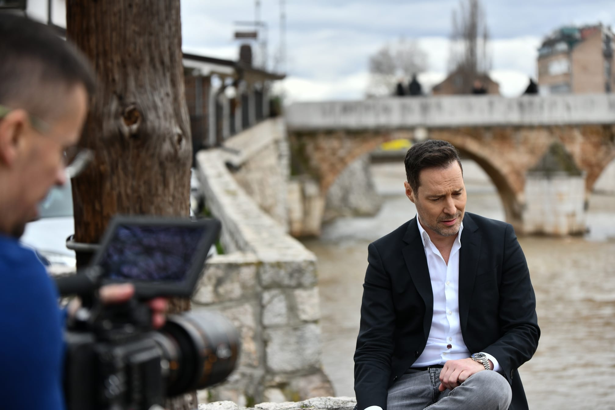 Novi hit Peđe Jovanovića: Spot za “Bijeli ružmarin” sniman u Sarajevu